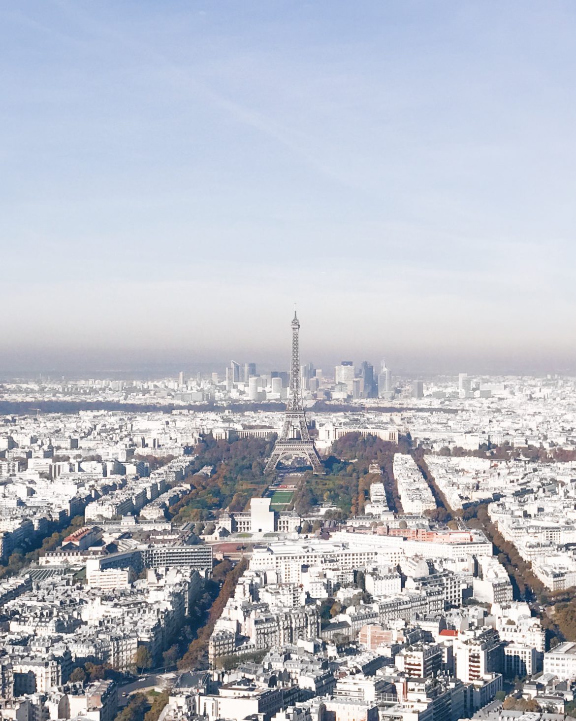 Vista de Paris e da Torre Eiffel - Ciel de Paris - Kezia Happuck