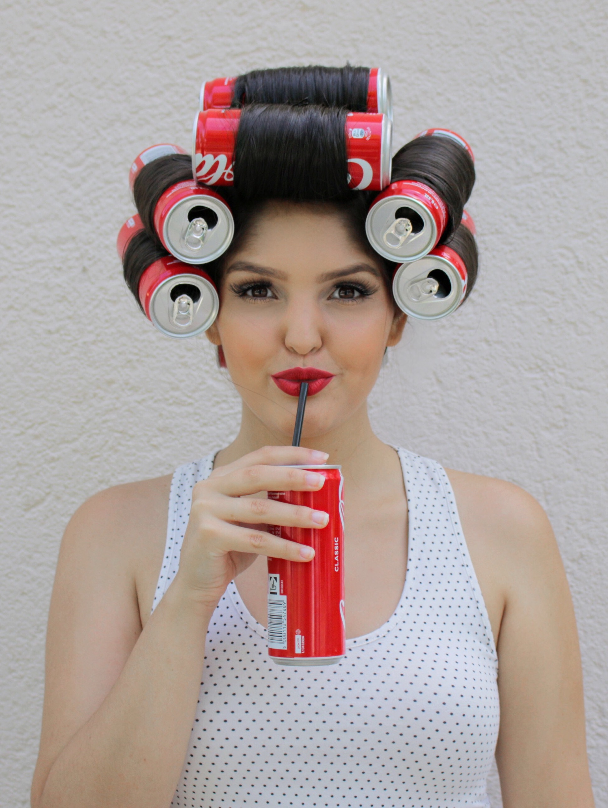 Coca Cola Pin-Up - Coke Curls - Como Enrolar o cabelo com coca colca